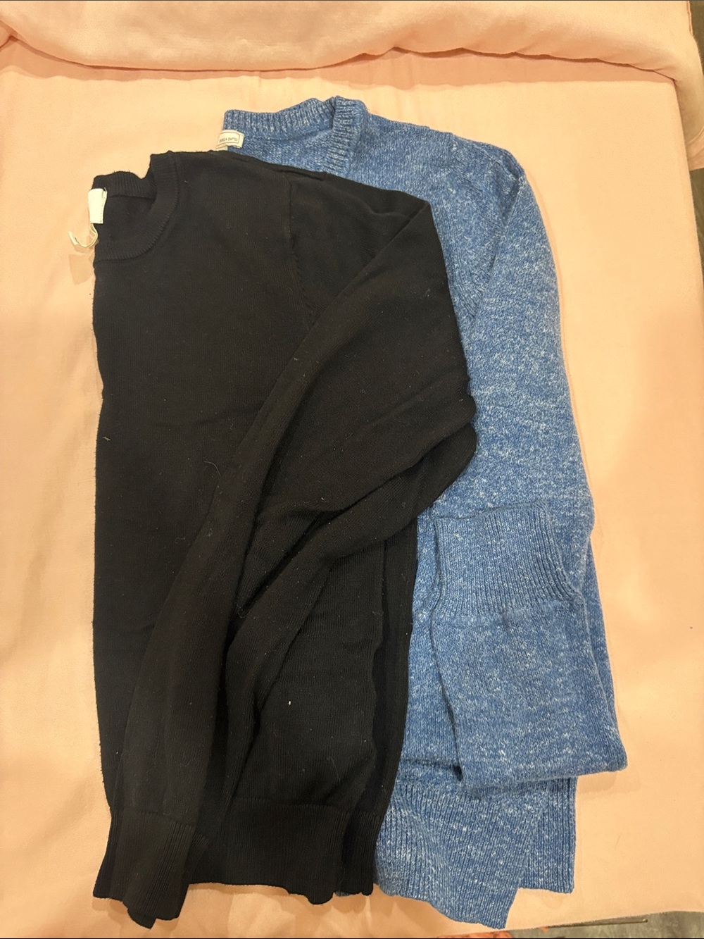 Bundle of two sweaters XS crew neckline
